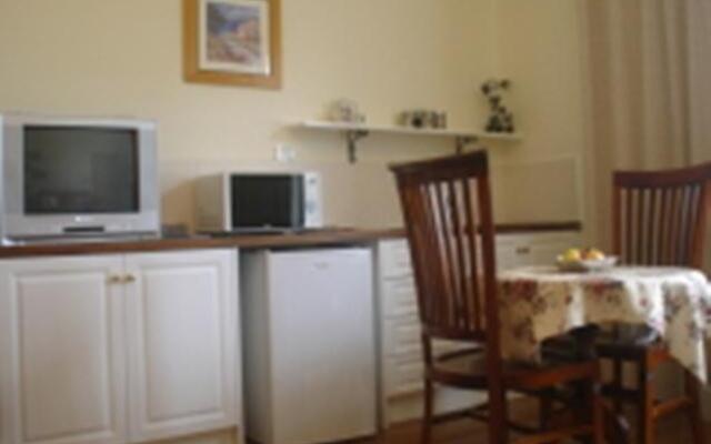 Huonville Guesthouse