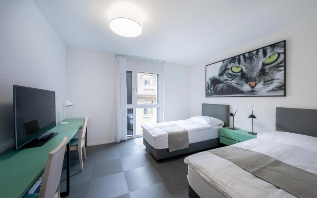 The Freddie Mercury Hotel - Image 2