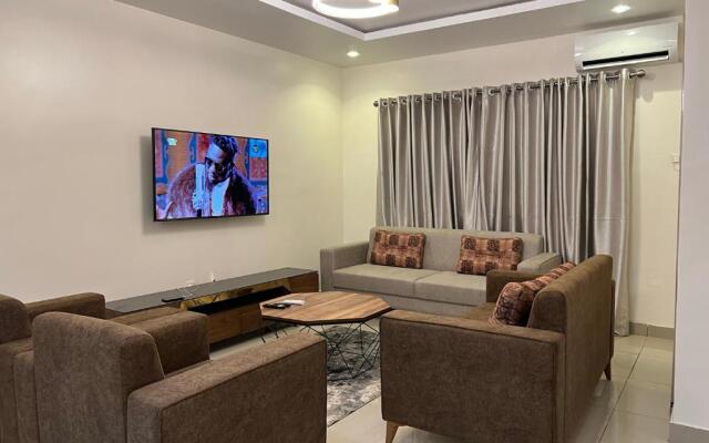 OEK Ensuite 2BED Top Floor flat Karsana Abuja