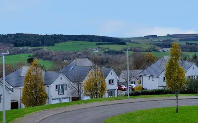 Bright Family Townhouse With Stunning Views Over Royal Deeside
