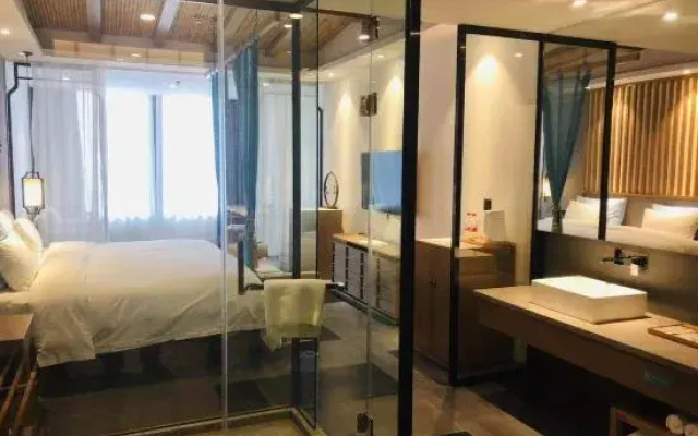 Moshe Hotel (Zhengzhou East Railway Station Mixc Store)