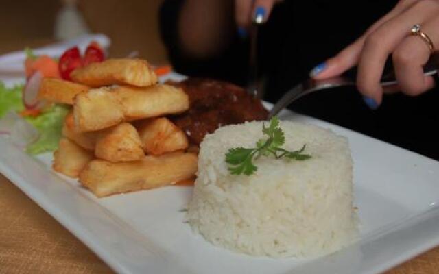 Gran Bombonaje Rioja Hotel