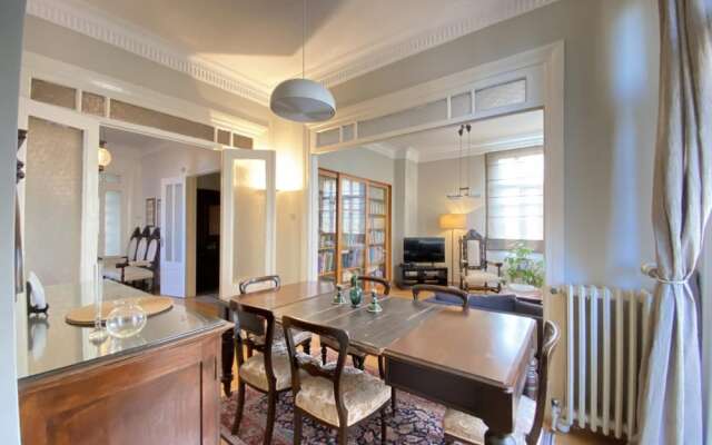 Flat With Balcony and Bosphorus View in Beyoglu