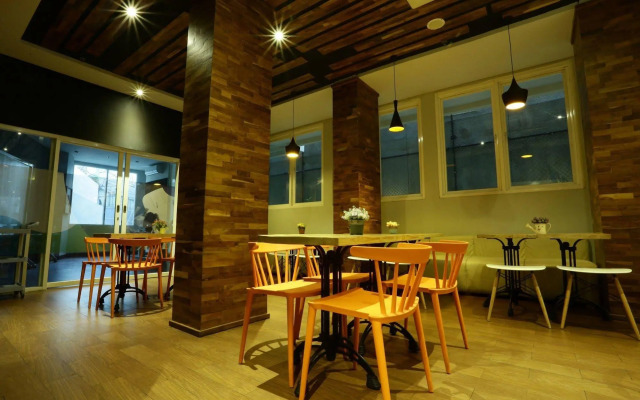 Cleo Hotel Basuki Rahmat Surabaya
