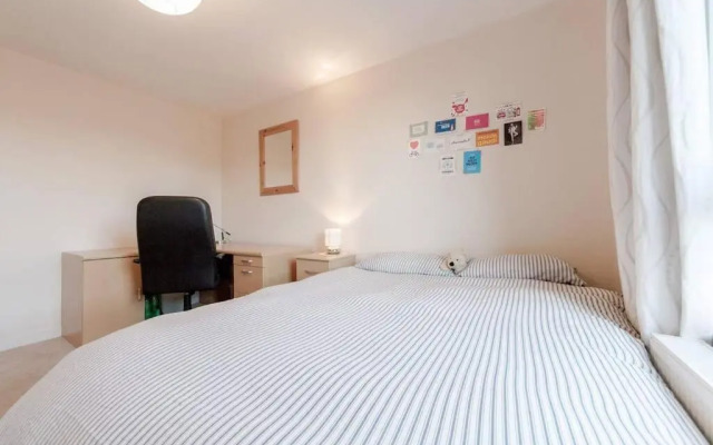 Spacious Two Double Bedroom Flat
