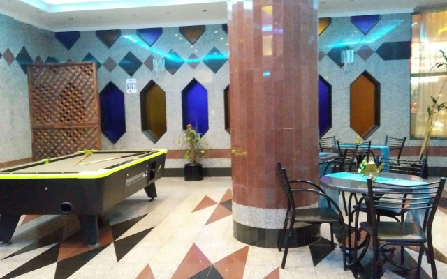 Royal Crown Hotel & Suites