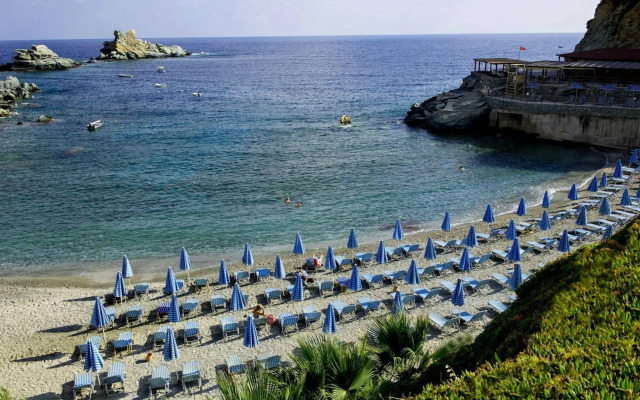 Athina Palace Resort & Spa