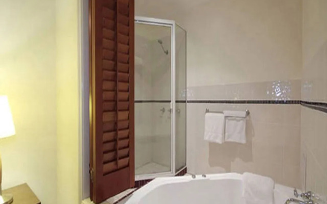 Port Douglas on Macrossan