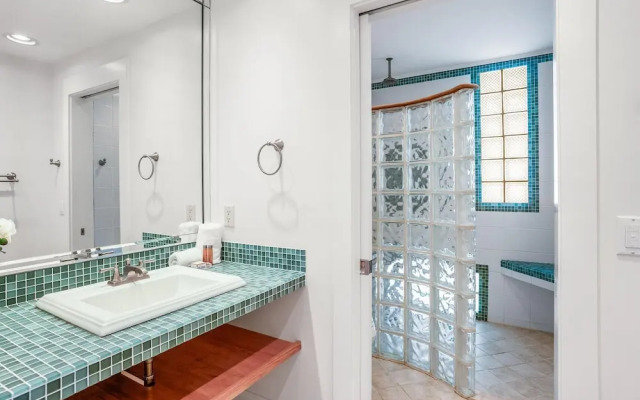 Lavish Two-story Oceanfront Home w/ Huge Deck, Wifi, & Incredible Views