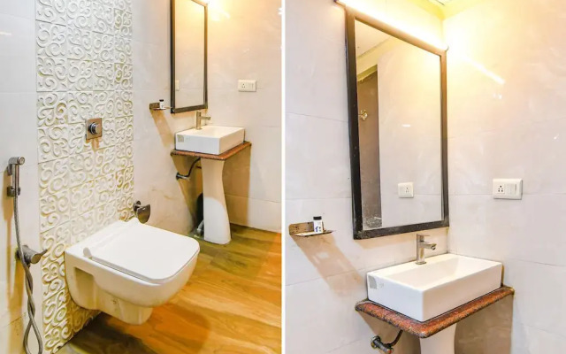 OYO Townhouse 152 Sarat Colony