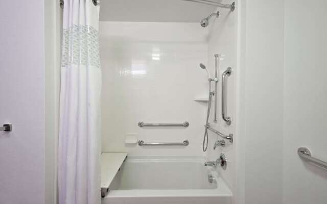 Hampton Inn & Suites North Huntingdon-Irwin