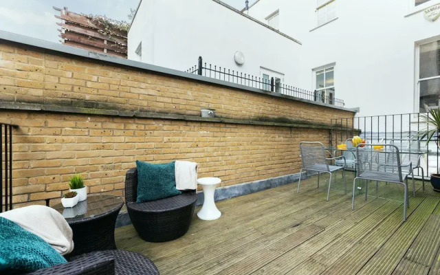 Kensington Area - Private Apartment