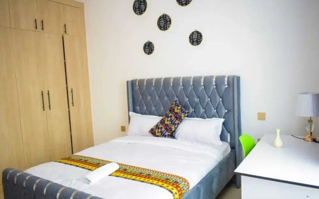 Lux Suites Royal Oaks Residency