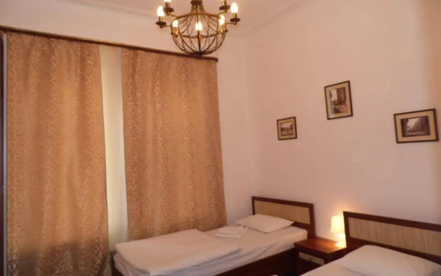 Vavilon Hotel