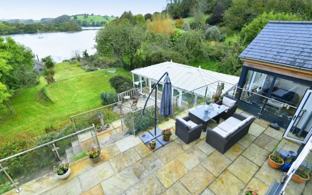 Water Edge House Boathouse