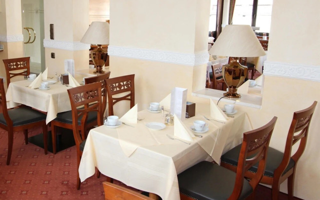 Eden Hotel