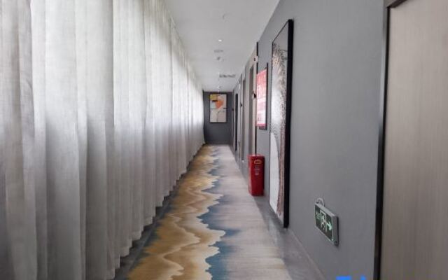 Tiancheng Hotel (Huaxi Biancheng Building)