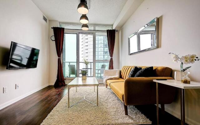 Instant Suites- Luxurious 1BR in Heart of Downtown with Balcony