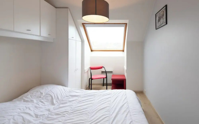 Spacious Apartment With Terrace