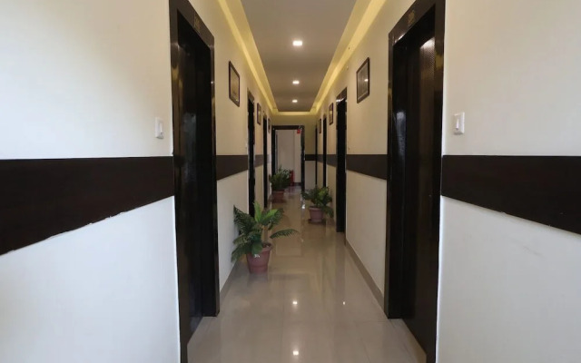Hotel Queen by OYO Rooms