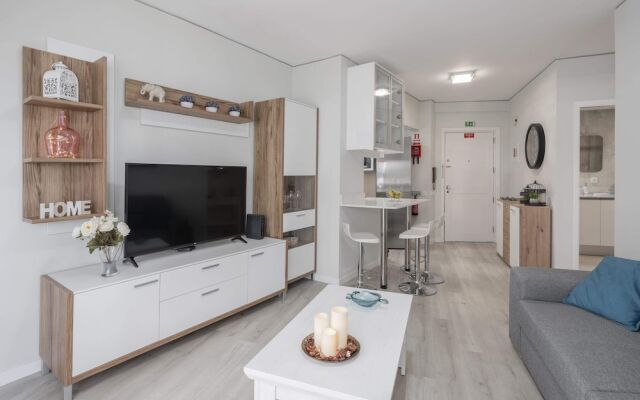 Apartment With sea View - Varandas do Lido I