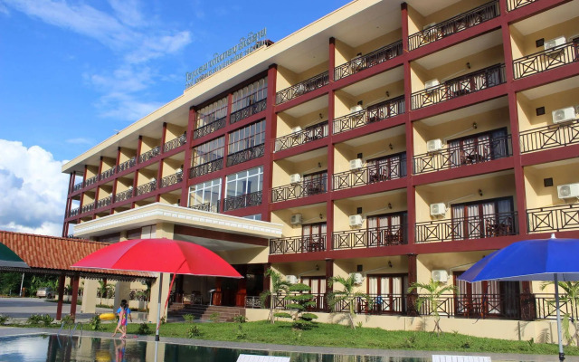 The Grand Riverside Hotel
