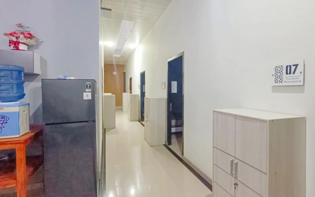 RedDoorz Syariah near Majapahit Semarang 3 – Guest Rooms – Semarang