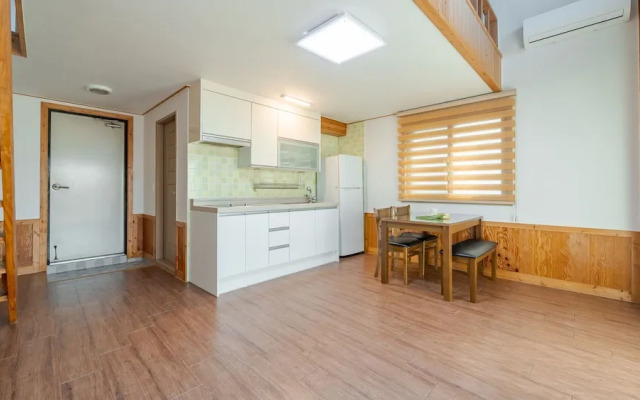 Yeongheungdo Rainbow Ocean View Pension