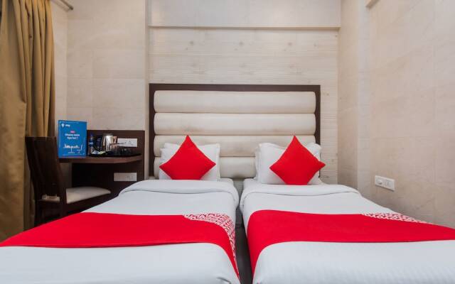 OYO 11908 Hotel Lake Bloom Residency