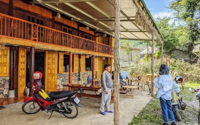 Long Co Tran Homestay