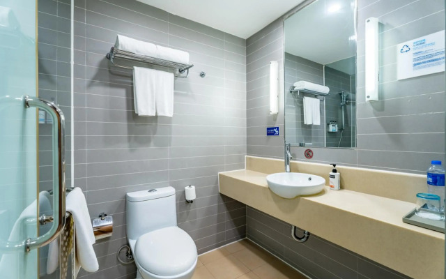 Holiday Inn Express Shanghai Jinqiao Central by IHG