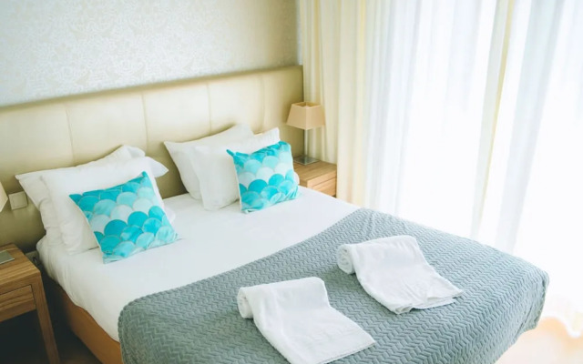 Laurus Hotel
