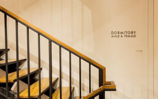 Snoozz Hotel - Hostel