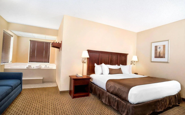 Barrington Hotel & Suites