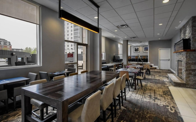 Residence Inn by Marriott Kingston Water's Edge