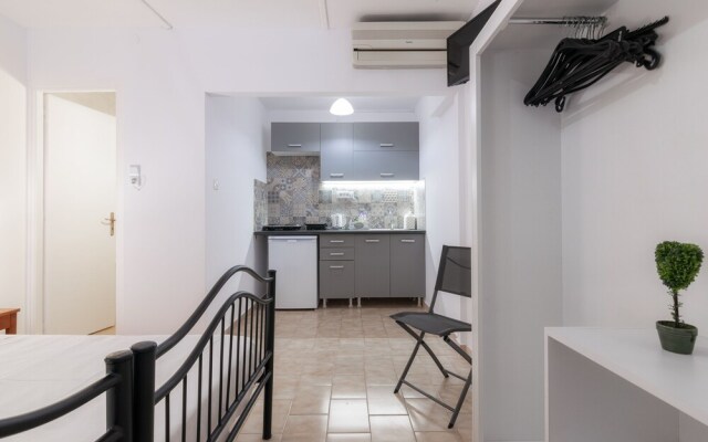 Zante Riva Studios