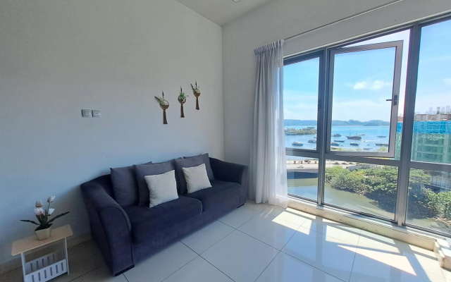 Sunrise Suite Imago Loft Seaview 3 bedroom 1600 sqft above Imago Shopping Mall – Balcony – Kota Kinabalu