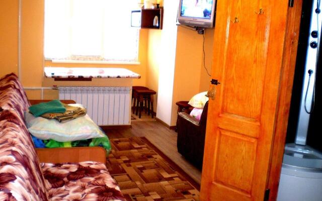 Nebol'shaja STUDIJa, prospekt TsENTRAL'NYJ 124A, 2 divana, 2 kresla 3 etazh 9 etazhnogo doma Wi-Fi