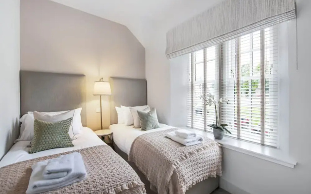 The Woodside Apartments