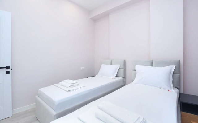 Stay inn on Amiryan 26/4