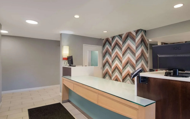 Candlewood Suites Omaha