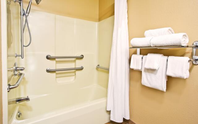 Holiday Inn Express Hotel & Suites Wabash by IHG