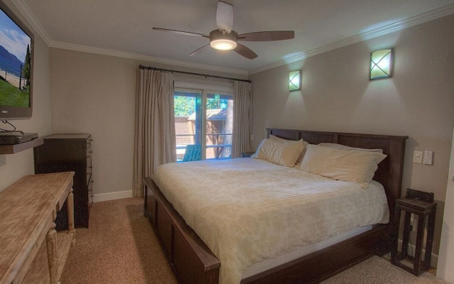 Chipmunk's Paradise 3 Bedroom Condo by RedAwning