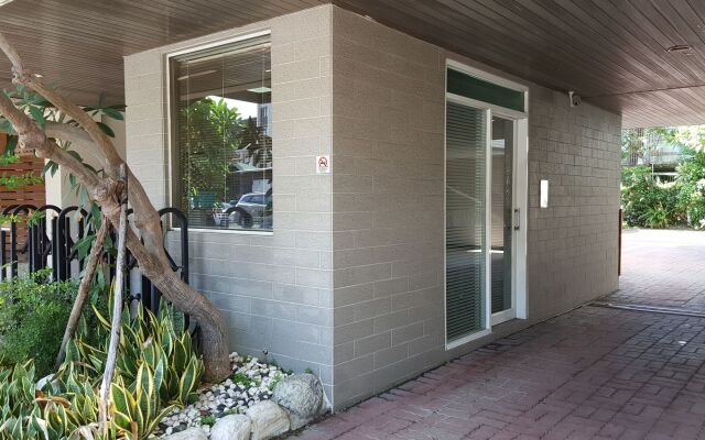 The Riverside Hotel & Motel