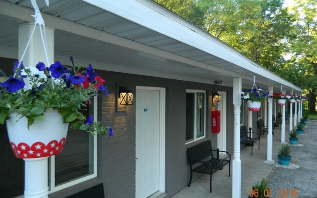 Lake Land Inn