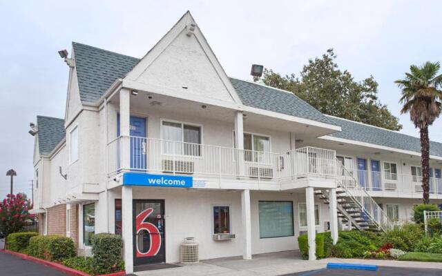 Motel 6 Sacramento, CA - Central