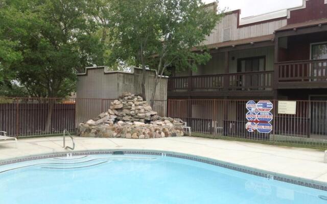 Bonnie Springs Ranch Motel