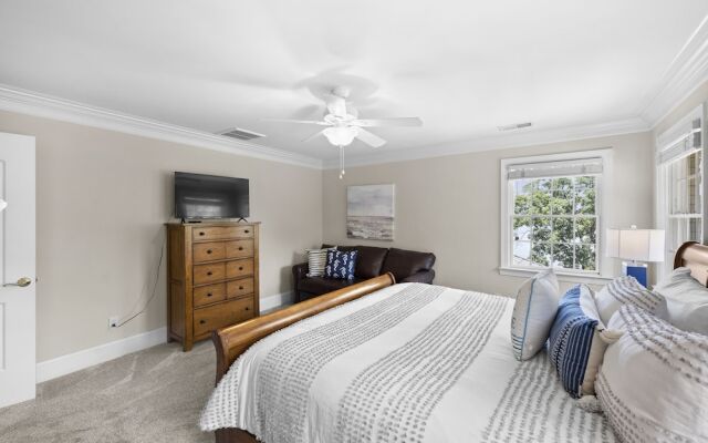 Make a Big Splash in 7BR Lake Norman Home!