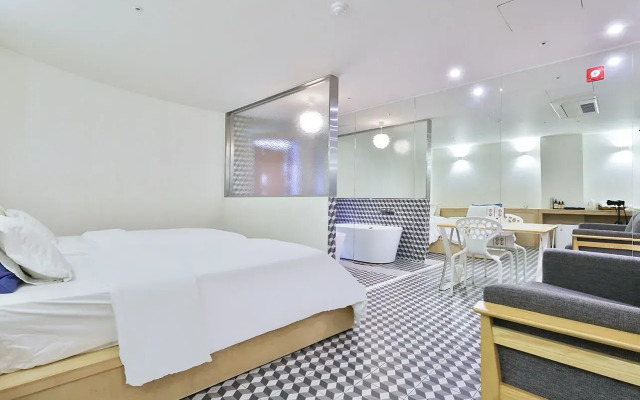 Elephant Shower Hotel