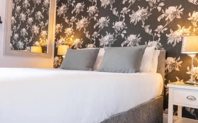 West End Hotel
